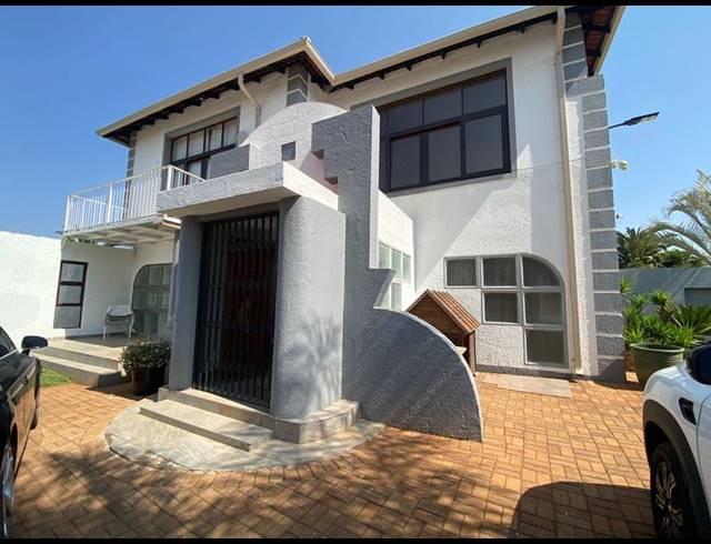 5 BEDROOM HOUSE FOR SALE IN ROODEKRANS